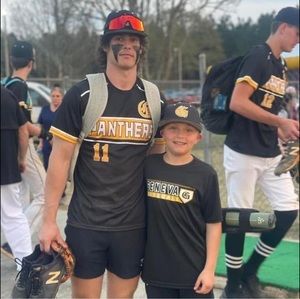 Meet your Posher, Avery